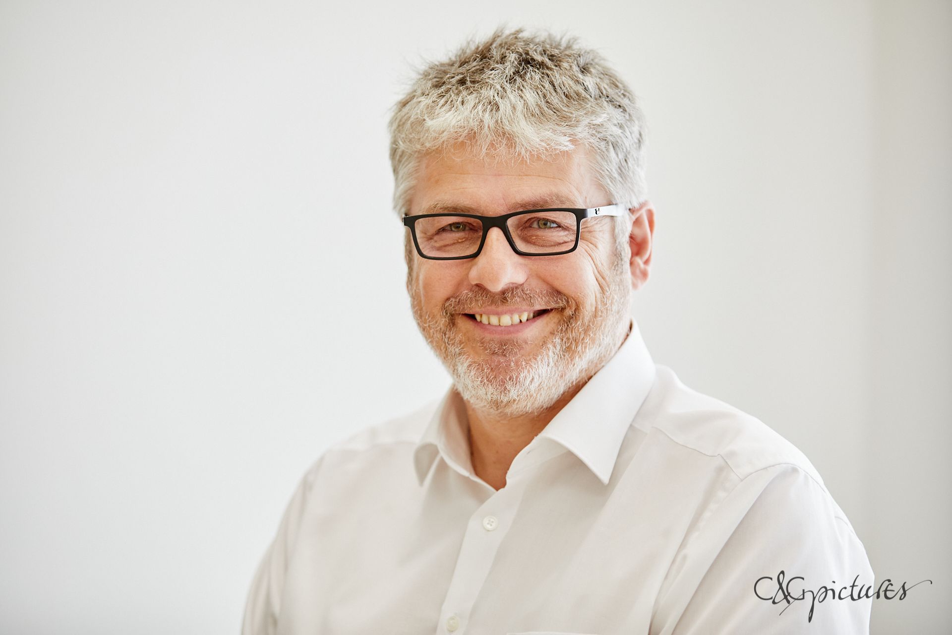 Dr. Robert Url